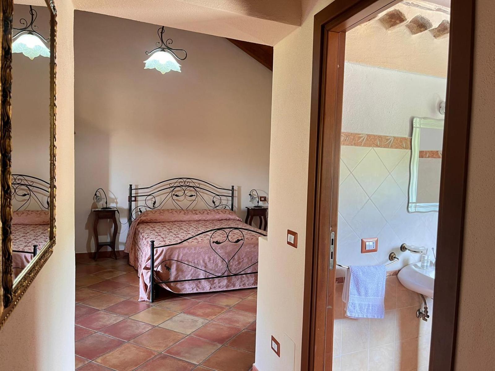Country House B&B Antica Dimora Del Sole กาเมรอตา ภายนอก รูปภาพ