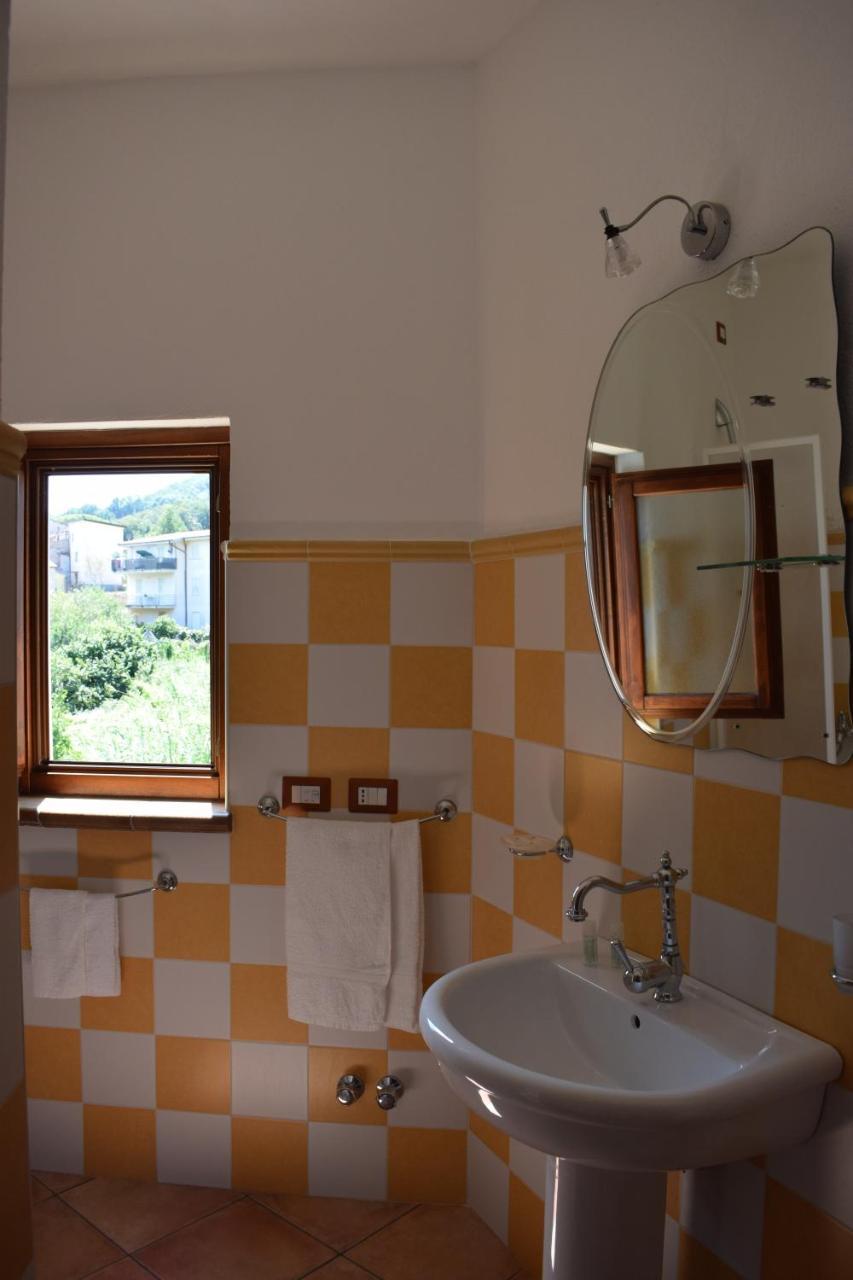 Country House B&B Antica Dimora Del Sole กาเมรอตา ภายนอก รูปภาพ